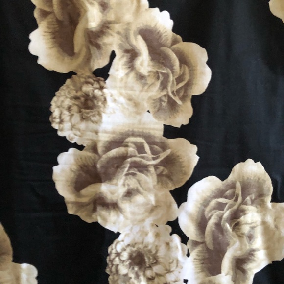 7 Avenue Floral Midi Pencil Skirt open in back in the batons - Picture 2 of 6